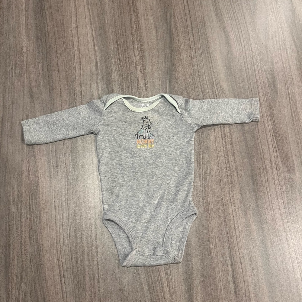 Child of Mine Gray Long Sleeve Onesie – “Mommy Loves Me” – 3-6M
